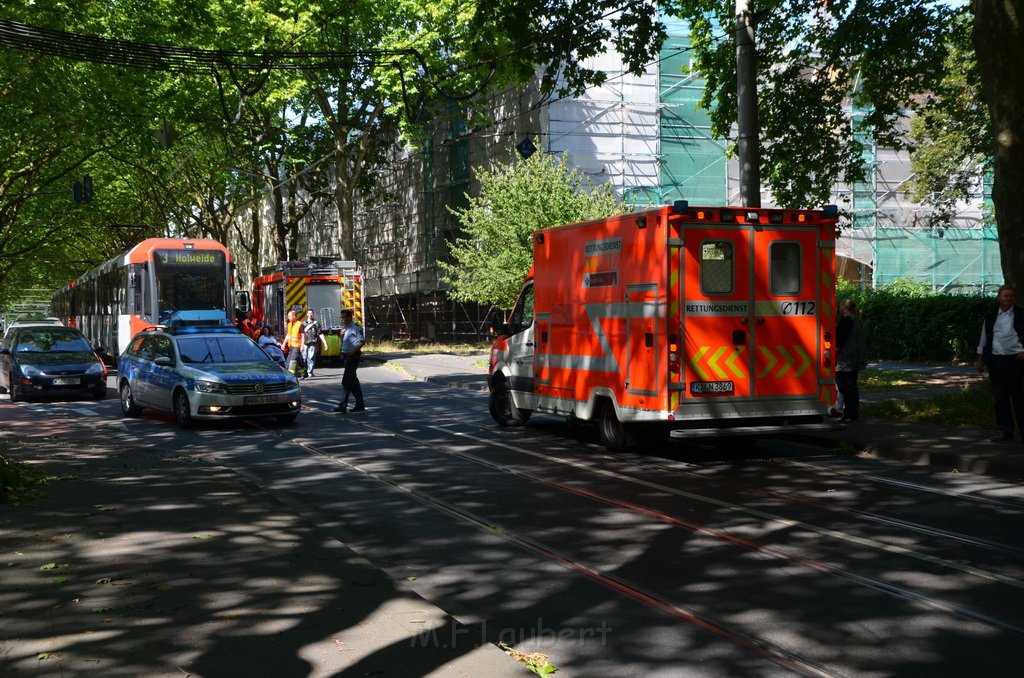 KVB Bahn defekt Koeln Buchheim Heidelbergerstr P07.JPG - Miklos Laubert